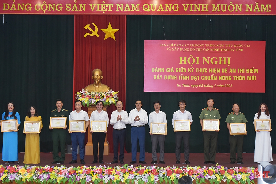 Tiếp tục nỗ lực, linh hoạt trong cách làm, đưa Hà Tĩnh sớm đạt tỉnh nông thôn mới