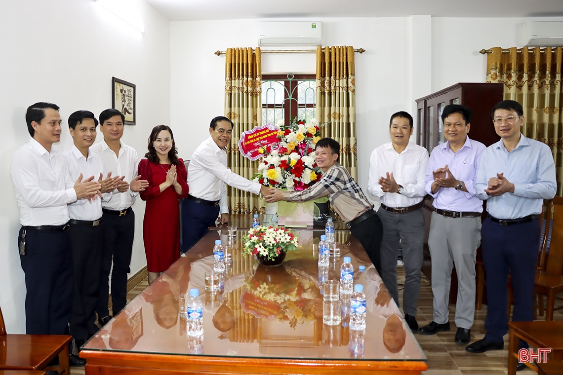 Hơn 5,3 tỷ đồng ủng hộ Quỹ Khuyến học huyện Đức Thọ