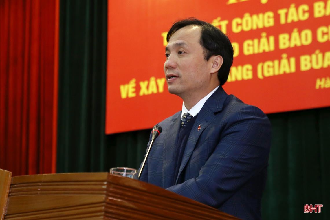 Hà Tĩnh trao thưởng 25 tác phẩm xuất sắc đạt Giải Búa liềm vàng cấp tỉnh năm 2020
