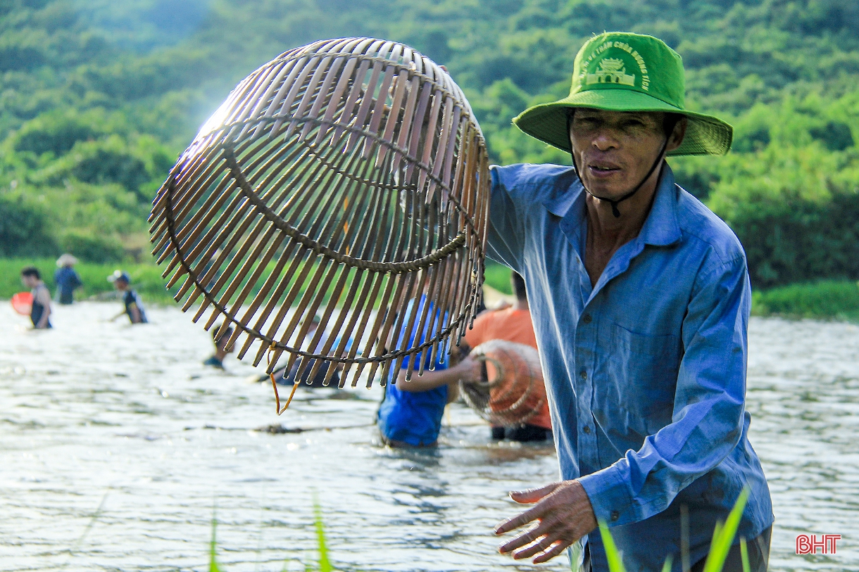 Lễ hội đánh cá “độc nhất vô nhị” ở Hà Tĩnh
