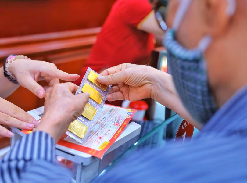 Giá vàng tăng 200.000 đồng/lượng