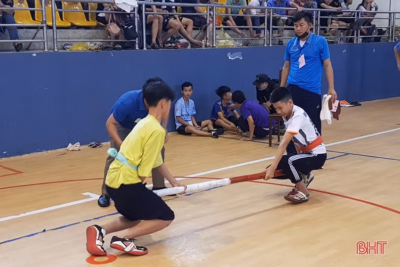 Hội khỏe Phù Đổng Hà Tĩnh: Nỗ lực ngay sau tiếng còi khai cuộc