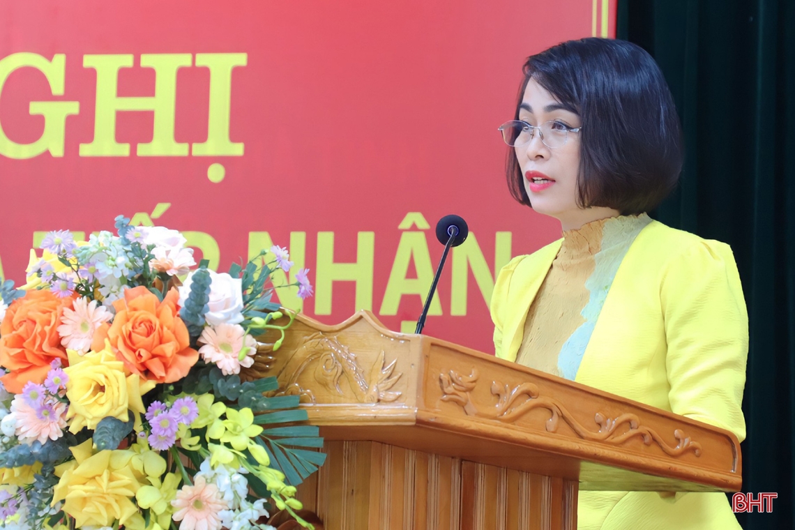 Công bố các quyết định về chuyển giao tổ chức cơ sở đảng và đảng viên