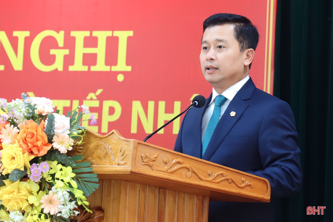 Công bố các quyết định về chuyển giao tổ chức cơ sở đảng và đảng viên