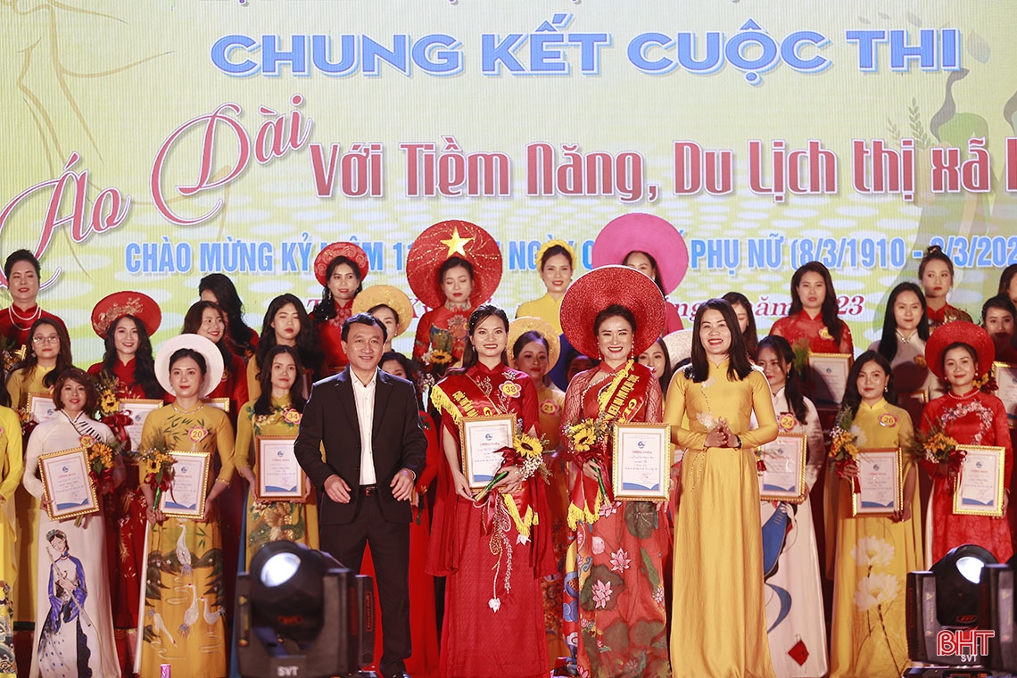 Ấn tượng đêm chung kết cuộc thi “Áo dài với tiềm năng du lịch” ở thị xã Kỳ Anh
