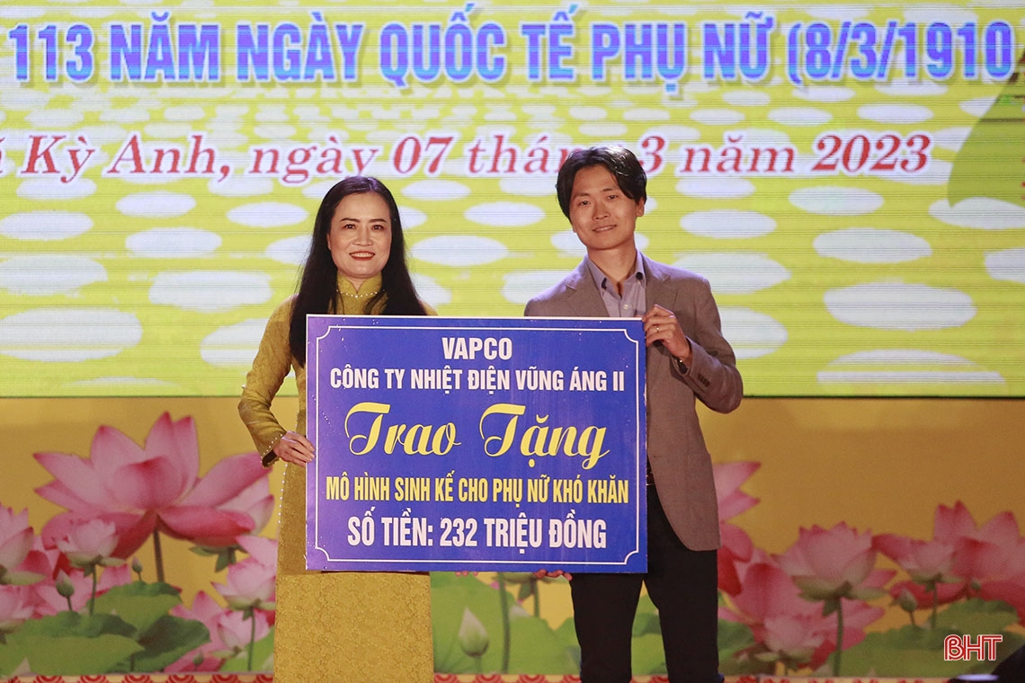 Ấn tượng đêm chung kết cuộc thi “Áo dài với tiềm năng du lịch” ở thị xã Kỳ Anh