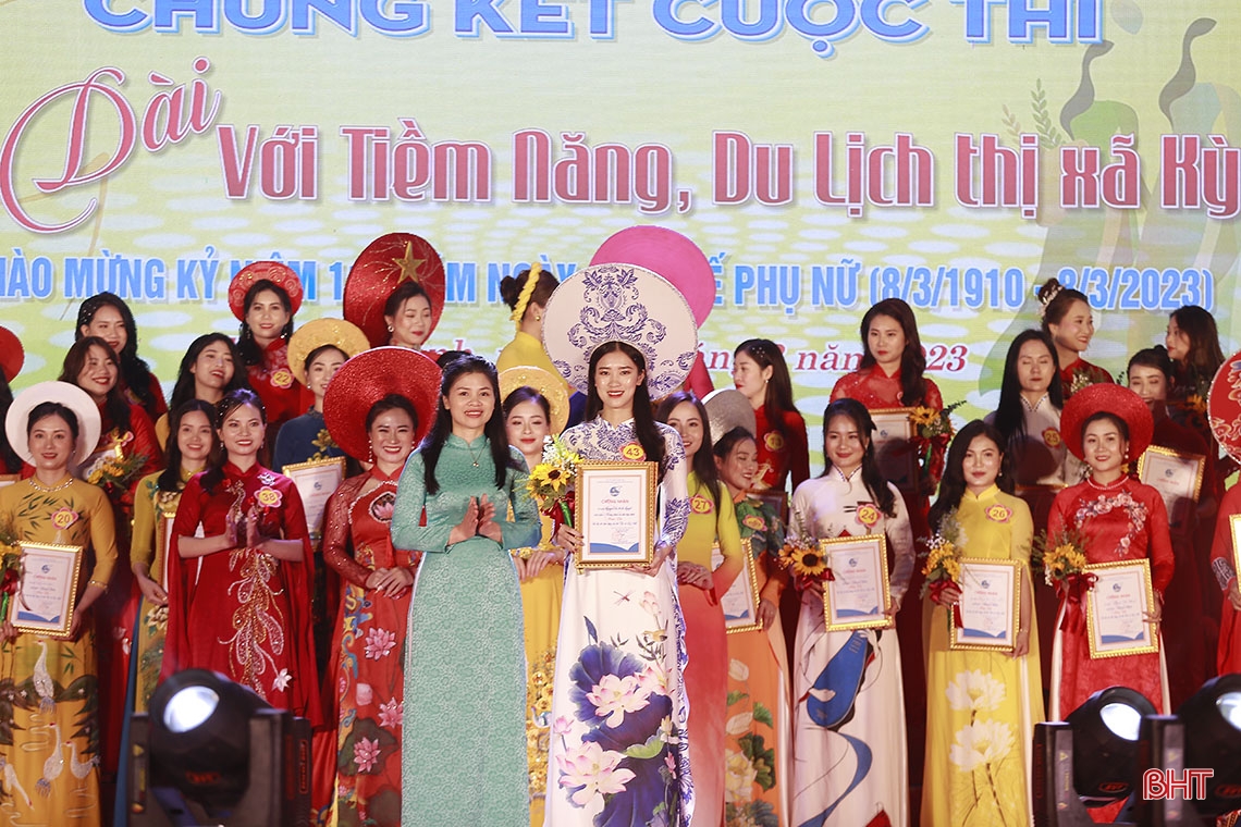 Ấn tượng đêm chung kết cuộc thi “Áo dài với tiềm năng du lịch” ở thị xã Kỳ Anh