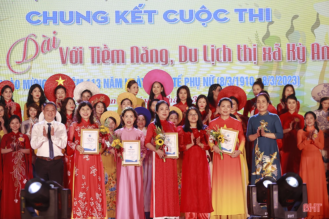 Ấn tượng đêm chung kết cuộc thi “Áo dài với tiềm năng du lịch” ở thị xã Kỳ Anh