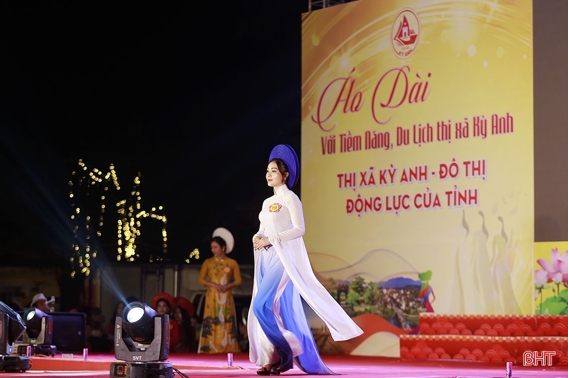 Ấn tượng đêm chung kết cuộc thi “Áo dài với tiềm năng du lịch” ở thị xã Kỳ Anh