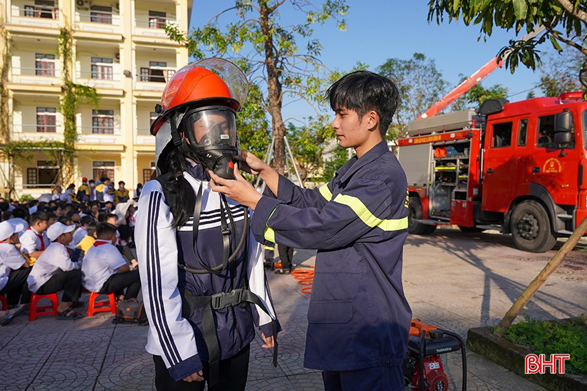 bqbht_br_thuc-hanh-binh-khi-nu.jpg