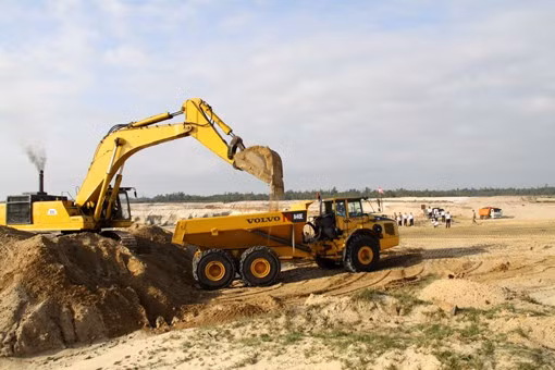 Công ty Cổ phần sắt Thạch Khê đầu tư các thiết bị chuyên dụng hiện đại vào thi công đẩy nhanh tiến độ dự án