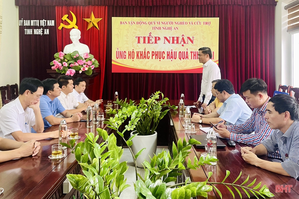 Hà Tĩnh hỗ trợ người dân vùng lũ Nghệ An 500 triệu đồng