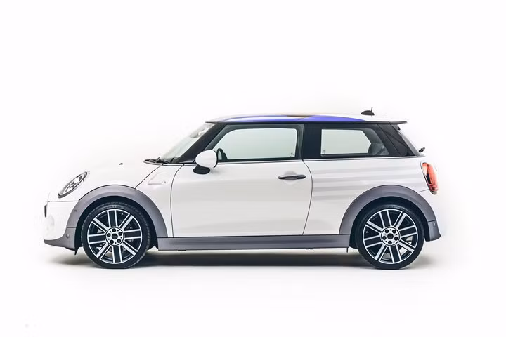 Ngắm nhìn chiếc Mini đặc biệt chào đón đám cưới Hoàng tử Harry