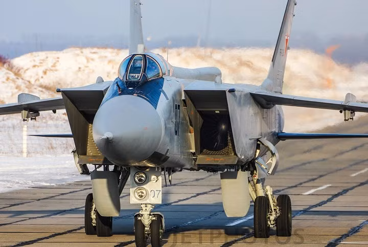 Sức mạnh đáng gờm của siêu tiêm kích “ma tốc độ” MiG-31BM