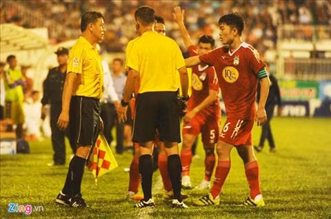 Trọng tài ngại bắt trận Hà Nội vs HAGL: Vì bầu Đức hay do chuyên môn?