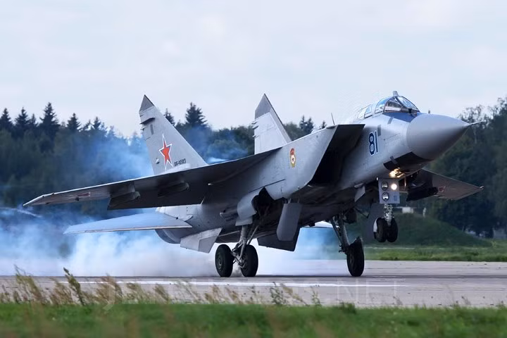 Sức mạnh đáng gờm của siêu tiêm kích “ma tốc độ” MiG-31BM
