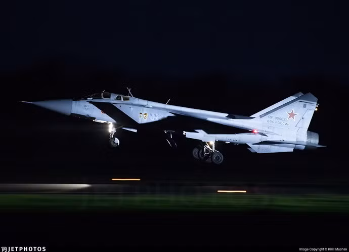 Sức mạnh đáng gờm của siêu tiêm kích “ma tốc độ” MiG-31BM
