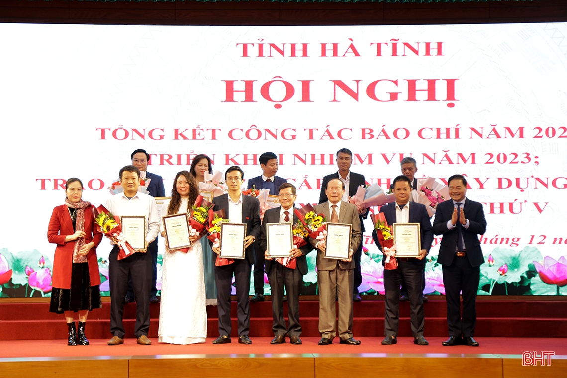 Hà Tĩnh tổng kết hoạt động báo chí, trao Giải Búa liềm vàng cấp tỉnh năm 2022