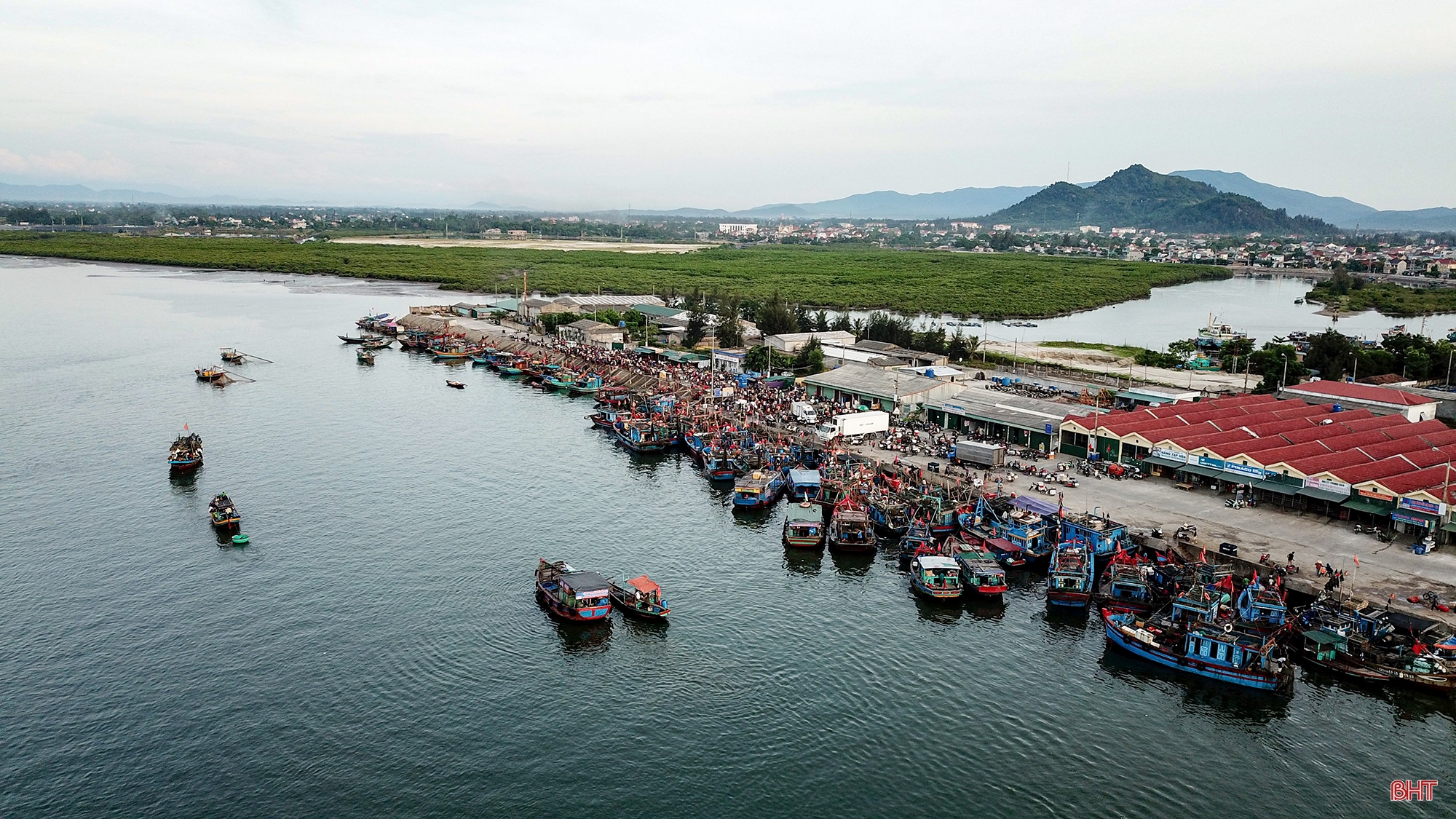 Khai thác gắn với bảo tồn nguồn lợi hải sản - hướng đi tất yếu của ngư dân Hà Tĩnh