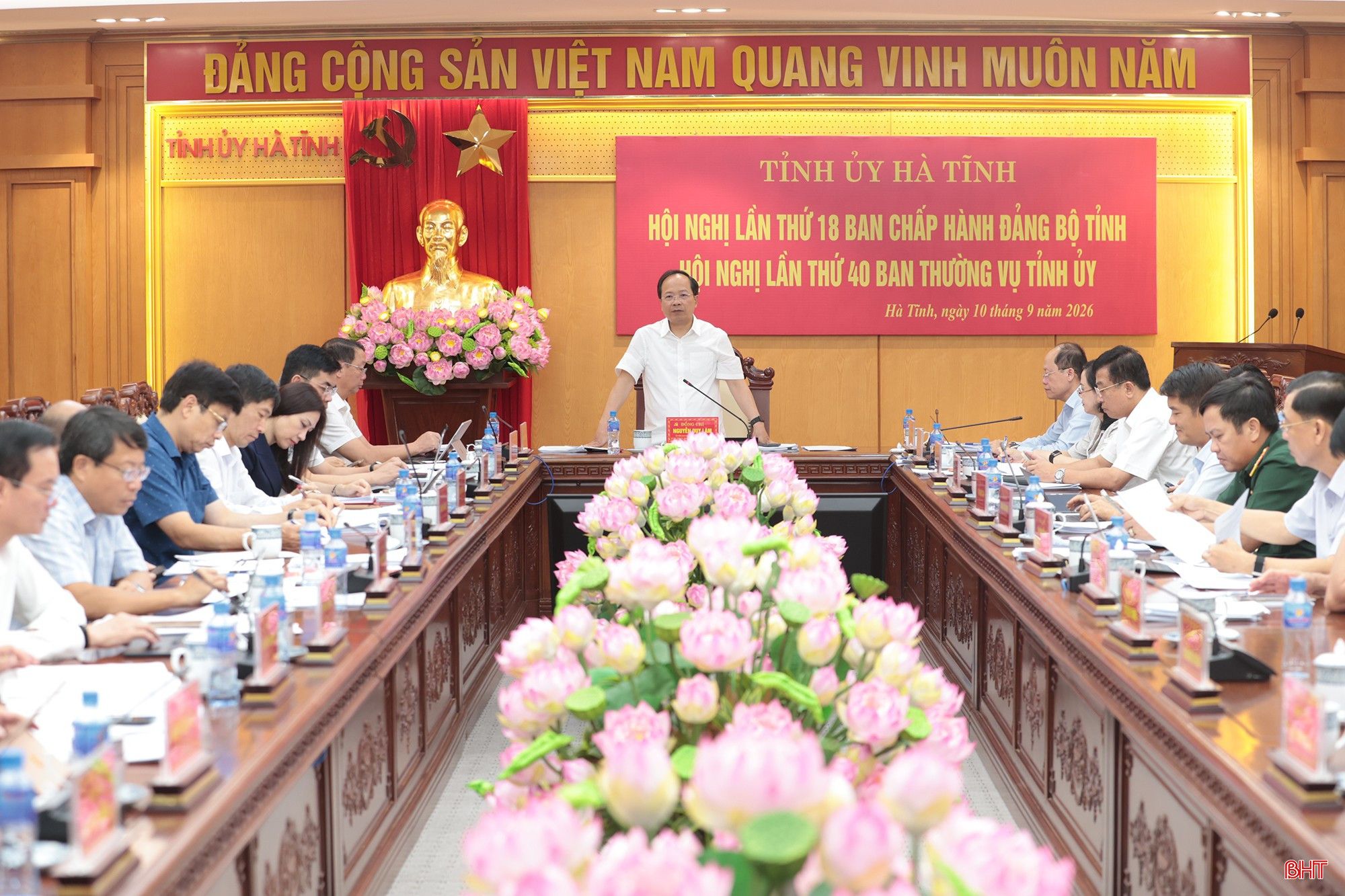Toàn cảnh hội nghị lần thứ 40 của Ban Thường vụ Tỉnh ủy.