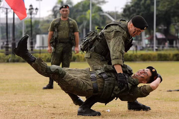 binh si nga pho dien suc manh chien dau tai philippines