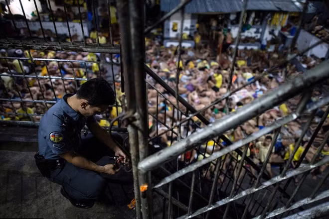 xa sung cuop nguc o nha tu philippines 154 tu nhan tron trai