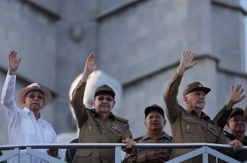 photo cuba dieu binh hoanh trang ky niem ngay thanh lap luc luong vu trang