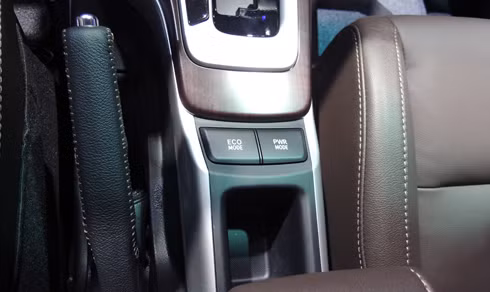 toyota fortuner the he moi gia tu 981 trieu dong tai viet nam
