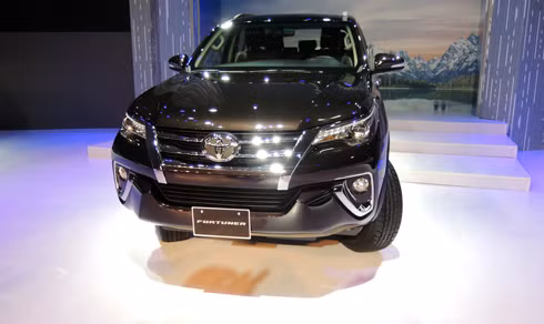toyota fortuner the he moi gia tu 981 trieu dong tai viet nam