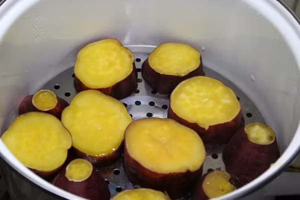 7 cach lam dep tu dau den chan chi voi mot cu khoai lang