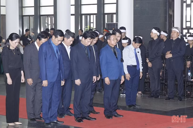 Đoàn đại biểu tỉnh Hà Tĩnh viếng nguyên Tổng Bí thư Đỗ Mười