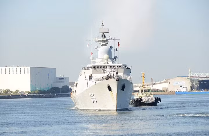 Chùm ảnh Tàu Hải quân Việt Nam được chào đón ở Osaka Nhật Bản