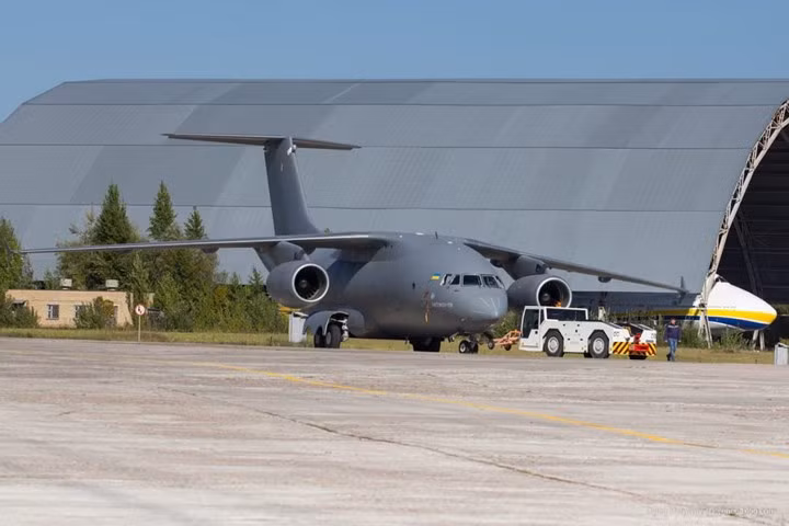 Những chiếc máy bay của “Người khổng lồ Antonov” chờ được hồi sinh
