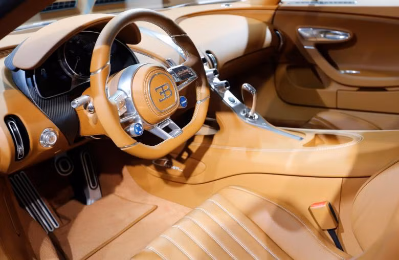 VinFast trông ra sao bên các hãng xe lớn tại Paris Motor Show