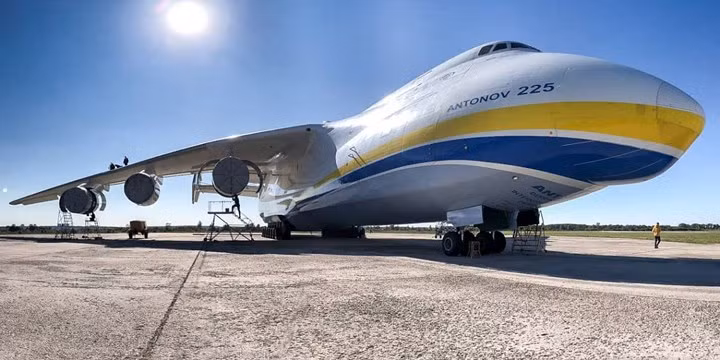 Những chiếc máy bay của “Người khổng lồ Antonov” chờ được hồi sinh