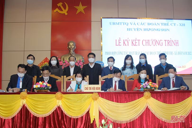 Tiếp tục thúc đẩy các phong trào thi đua yêu nước ở Hương Sơn