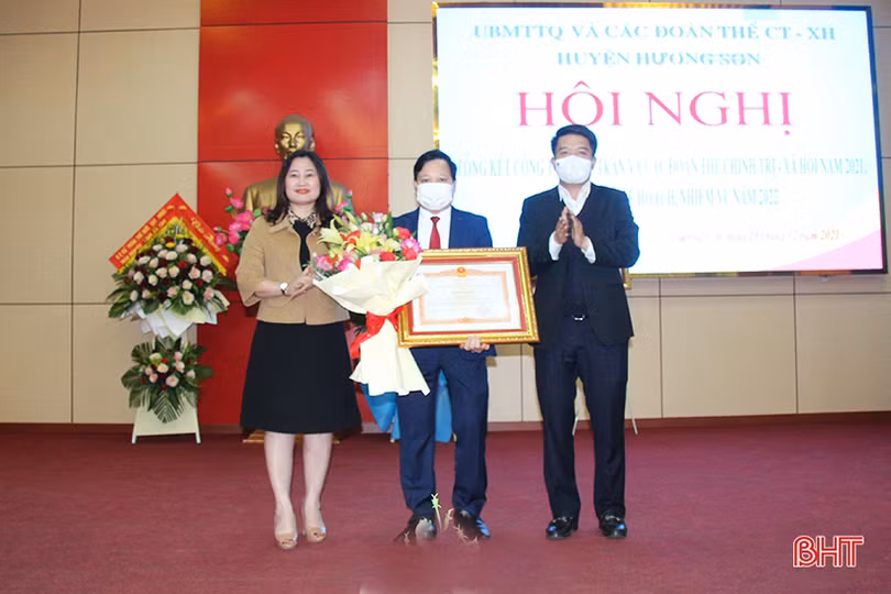 Tiếp tục thúc đẩy các phong trào thi đua yêu nước ở Hương Sơn