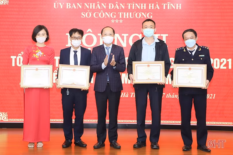 Tăng cường vai trò quản lý Nhà nước trong lĩnh vực công nghiệp, thương mại - dịch vụ