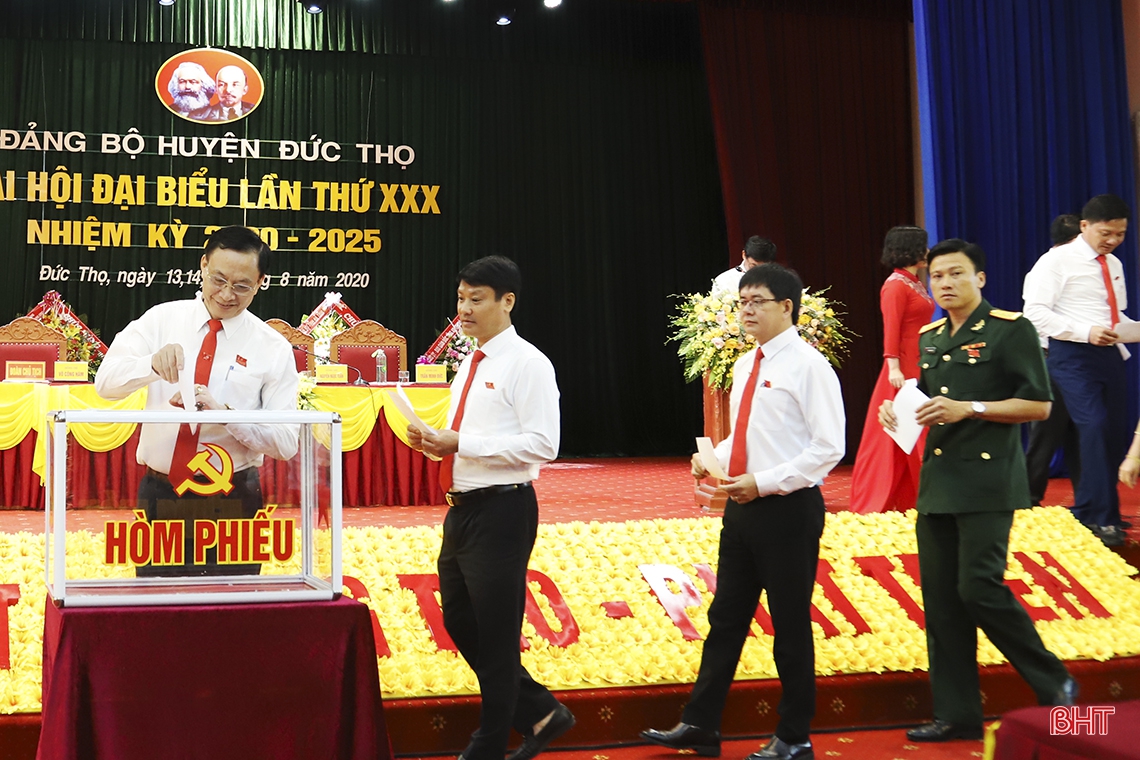 Đồng chí Trần Quang Tuấn được bầu giữ chức Bí thư Huyện ủy Đức Thọ