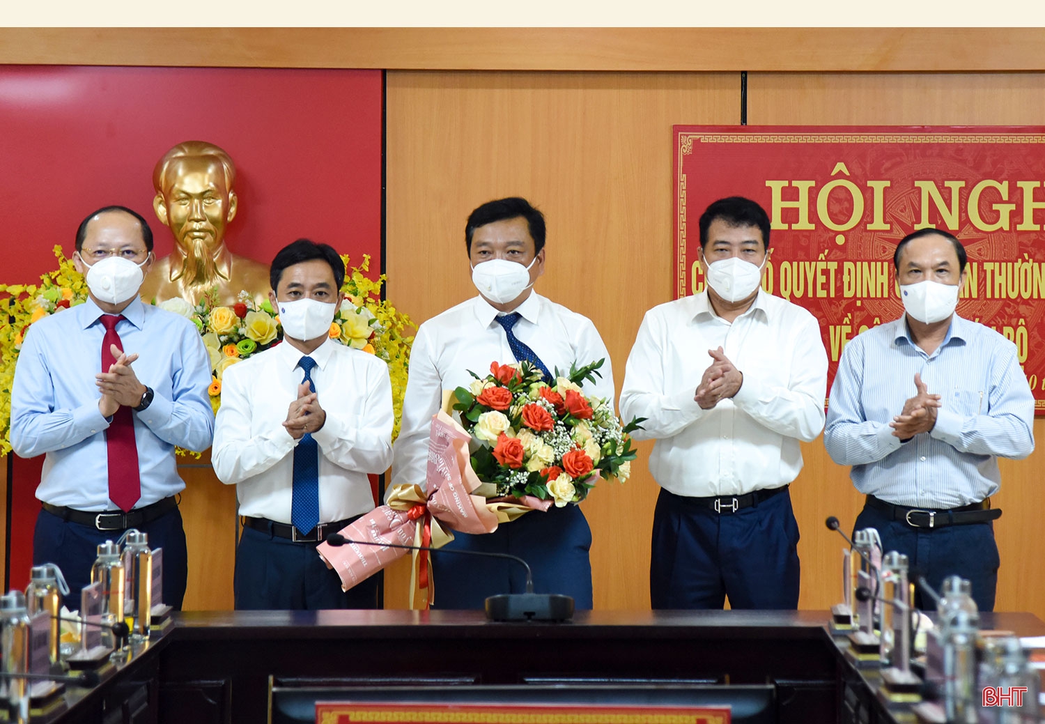 Đưa nghị quyết đại hội Đảng các cấp vào cuộc sống - “quả ngọt” trong năm đầu gian khó (Bài 3): Xây dựng Đảng vững mạnh, tạo sức bật mới, niềm tin mới