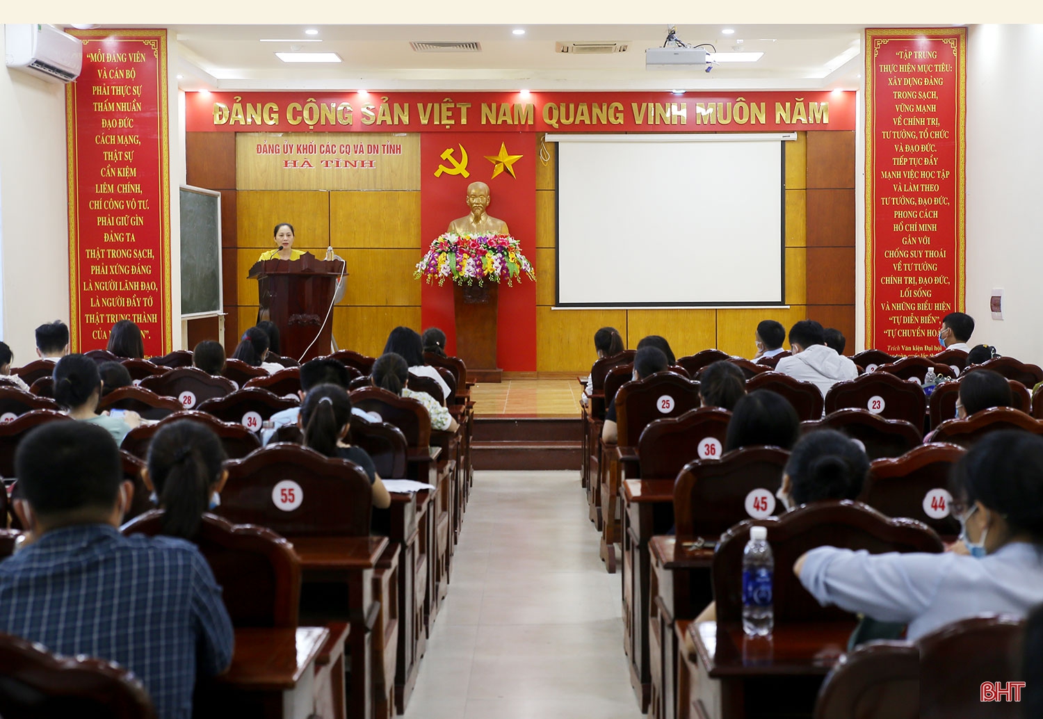 Đưa nghị quyết đại hội Đảng các cấp vào cuộc sống - “quả ngọt” trong năm đầu gian khó (Bài 3): Xây dựng Đảng vững mạnh, tạo sức bật mới, niềm tin mới