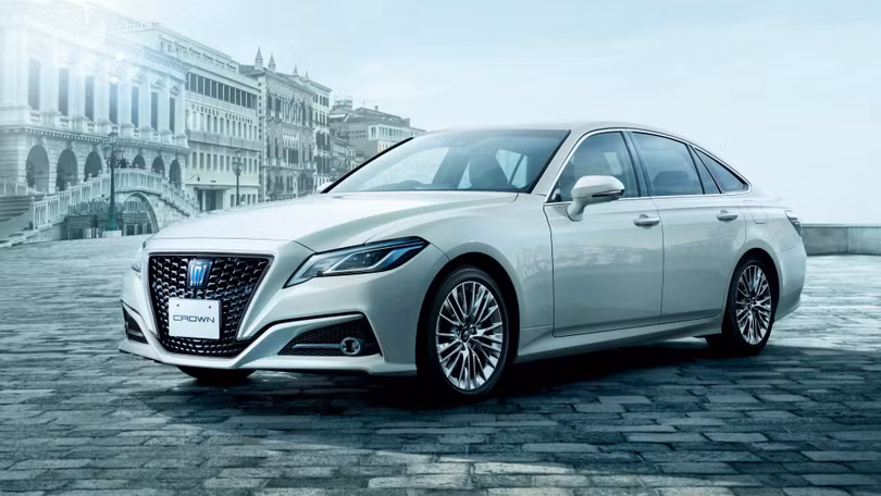 Toyota trình làng Crown bản đặc biệt 65 năm