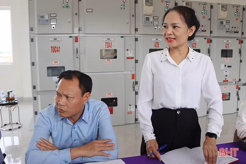 Đoàn ĐBQH Hà Tĩnh và Thường trực HĐND tỉnh giám sát tại các nhà máy điện mặt trời ở Cẩm Xuyên