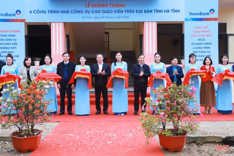Giáo viên vùng sâu, vùng xa Hà Tĩnh thêm yên tâm công tác khi được “an cư”