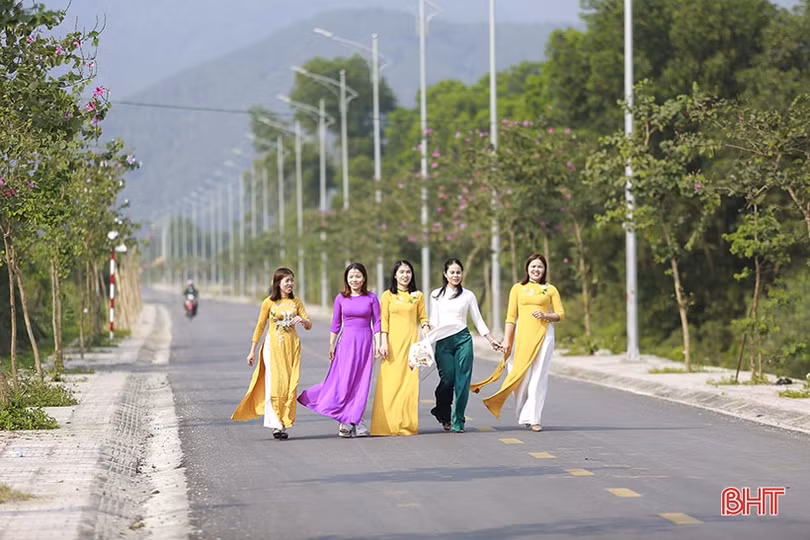Vẻ đẹp của hoa ban trên cung đường dẫn tới Hoan Châu đệ nhất danh lam 