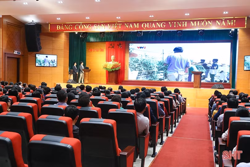 Giáo sư Nhật Bản trao đổi về sản xuất nông nghiệp hữu cơ tại Hà Tĩnh
