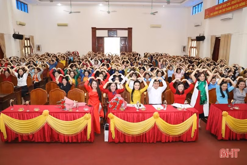 14 thí sinh đạt giải Cuộc thi ảnh “Phụ nữ với cảnh đẹp quê hương Hương Sơn”