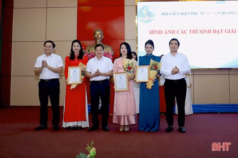 14 thí sinh đạt giải Cuộc thi ảnh “Phụ nữ với cảnh đẹp quê hương Hương Sơn”
