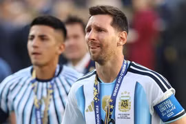 Messi từ giã đội tuyển Argentina