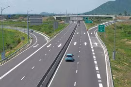 Đề xuất làn vượt xe trên 3 tuyến cao tốc từ Bắc vào Nam